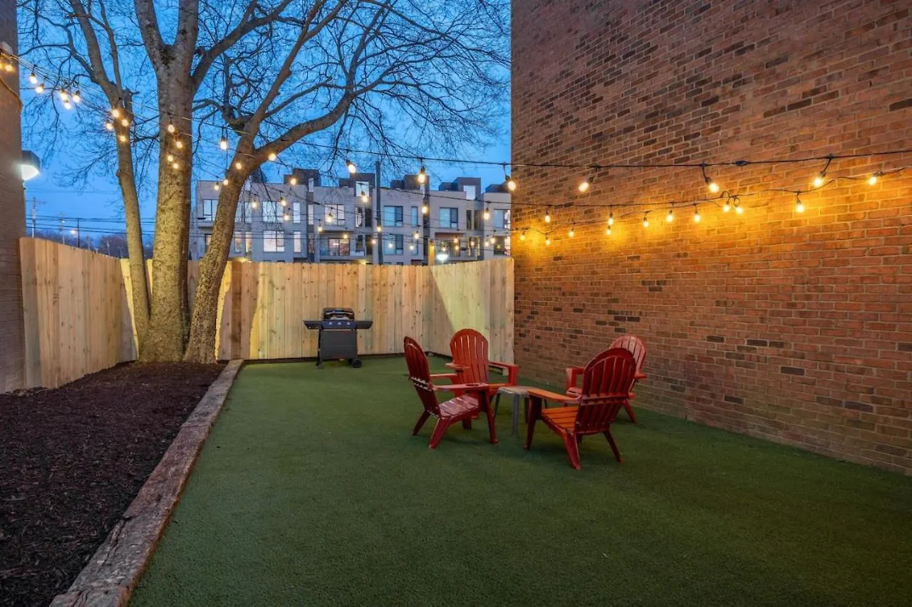 Apartment 4 Beds 3 Bedroom Updated Condo W Desks Patio And Parking Nashville