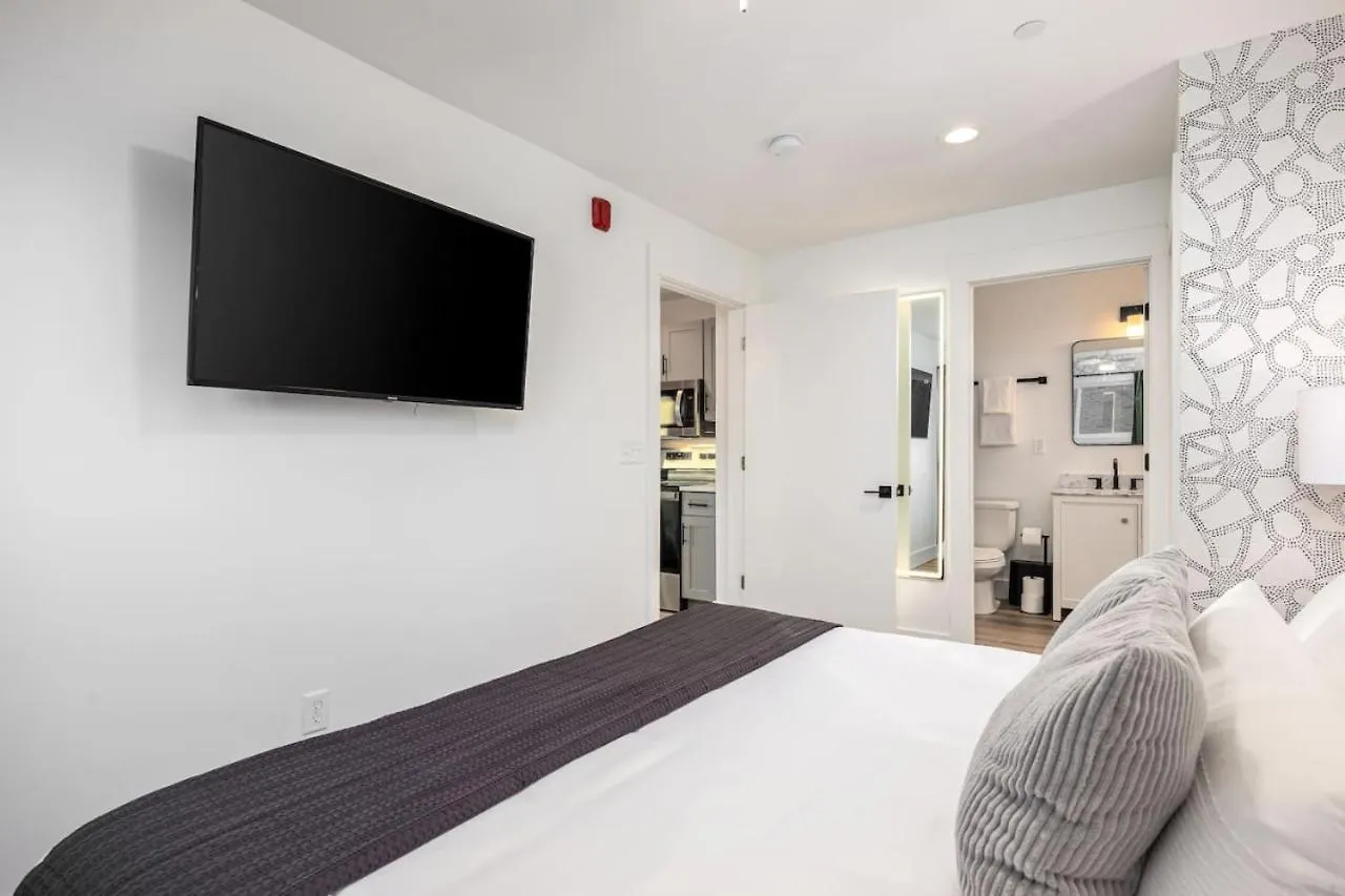 Apartment 4 Beds 3 Bedroom Updated Condo W Desks Patio And Parking Nashville