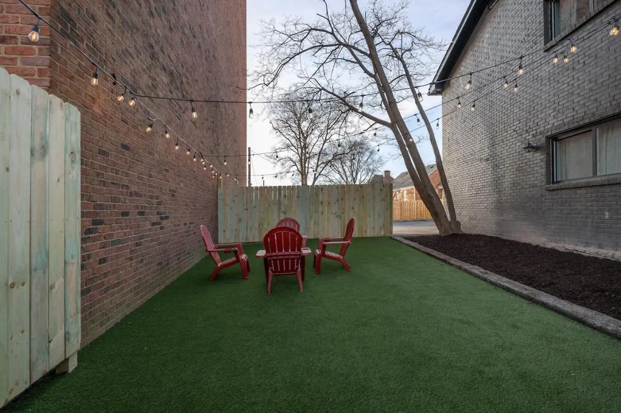 Apartment 4 Beds 3 Bedroom Updated Condo W Desks Patio And Parking Nashville