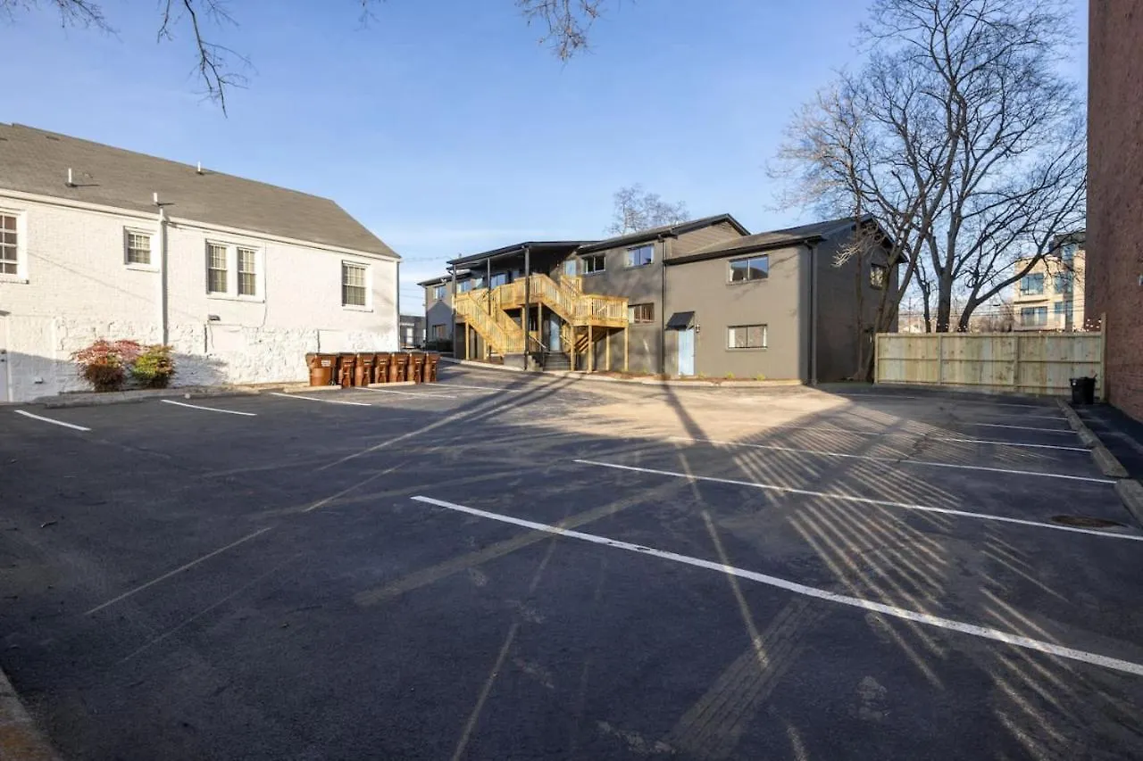 Apartment 4 Beds 3 Bedroom Updated Condo W Desks Patio And Parking Nashville